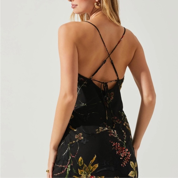 Astr The Label Gaia Floral Midi Dress
Black Orange Burnout  size Large - Picture 5 of 16